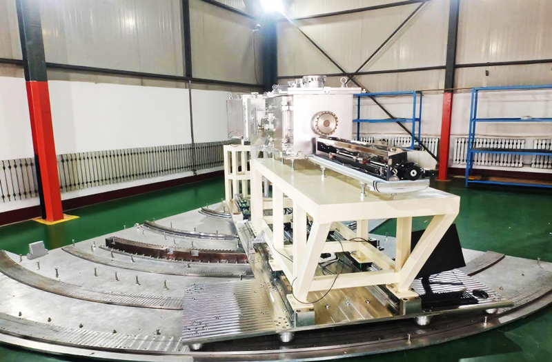 螺旋管分离器旋转机构及靶腔体组件