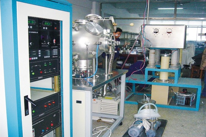 High vacuum ion injection facility