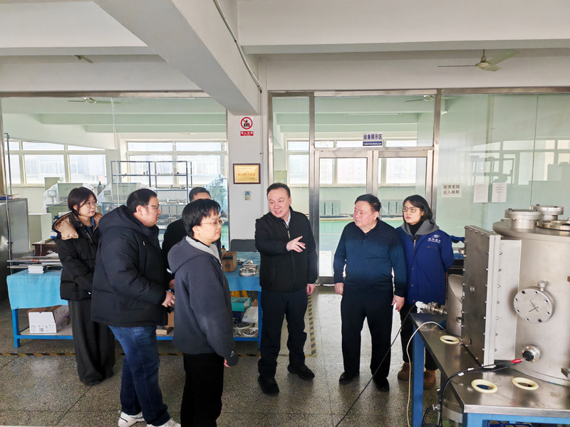 区领导莅临我公司走访慰问